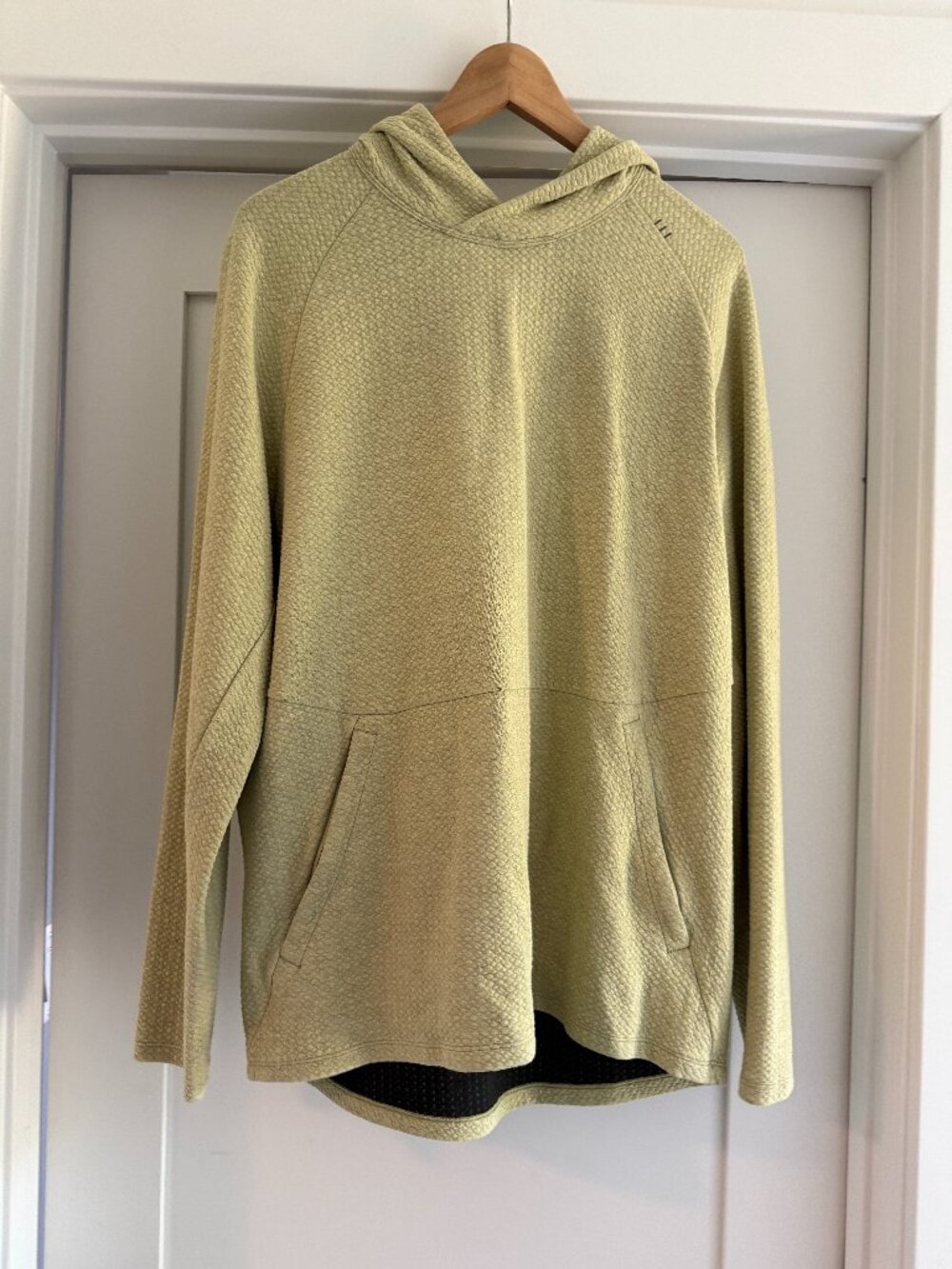 Lululemon Men’s Textured Hoodie Pullover Size L